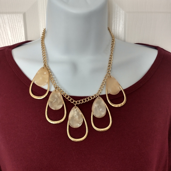 Jewelry lot, 13 pcs w/zippered travel bag - Picture 8 of 11